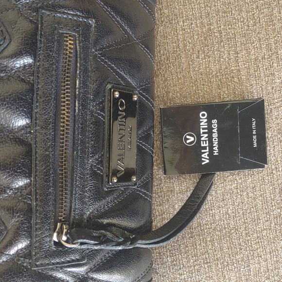 Valentino Leather large purse, beautiful bag! Original tags. Suede sides & inner - Picture 15 of 17